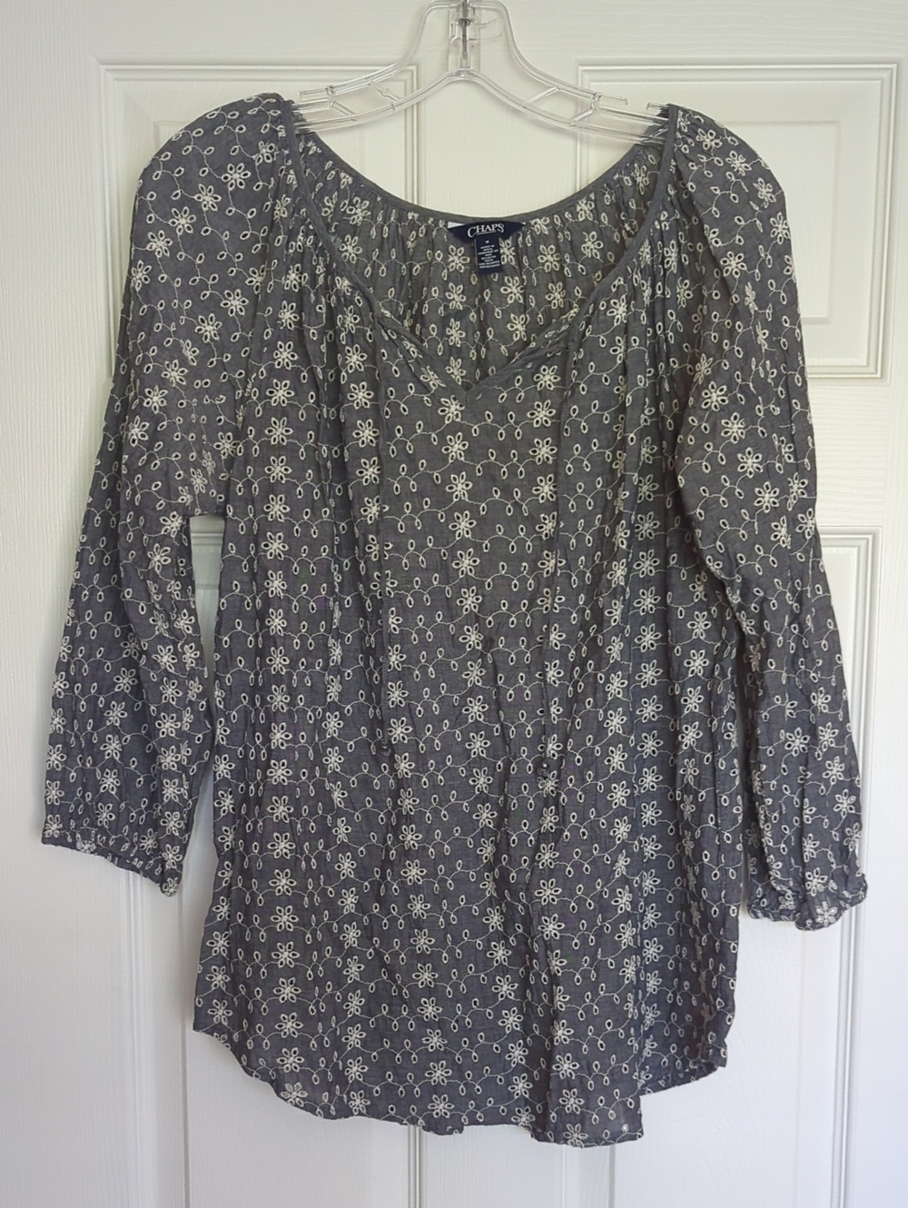 Chaps Gray Boho Peasant Blouse With White Floral Eyelet Embroidery Size Medium